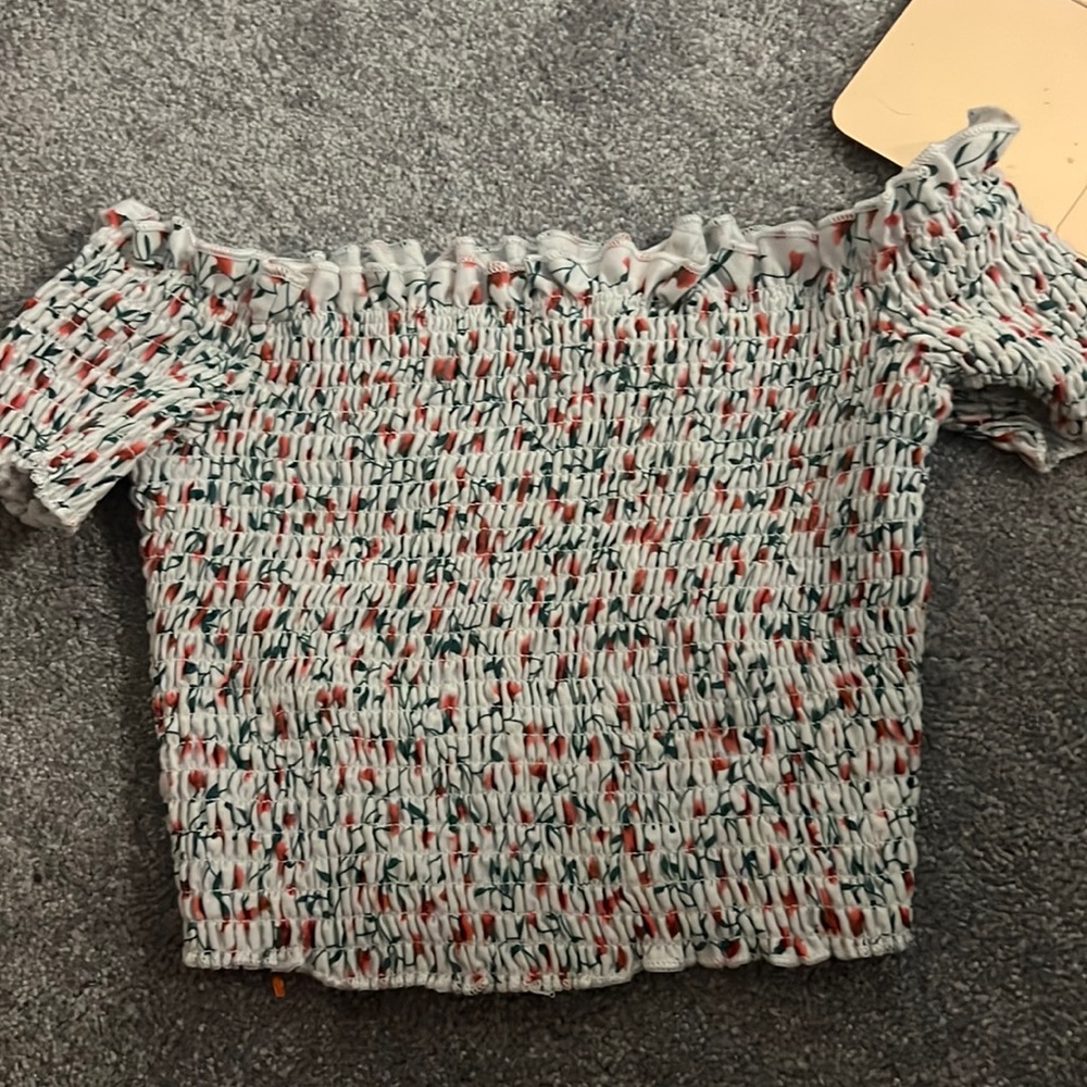 rose crop top